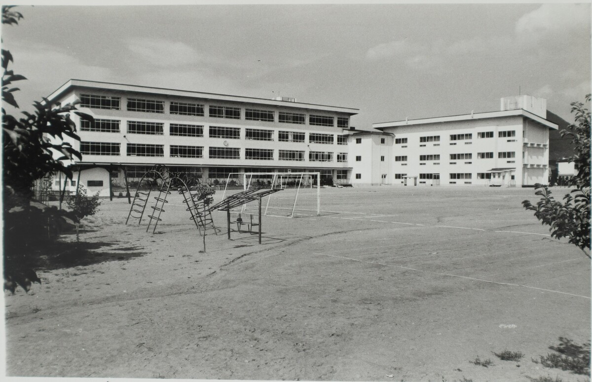 〔写真〕公共施設 山形市立南小学校