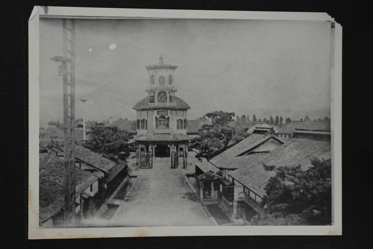 〔写真〕昔の街並み 済生館病院